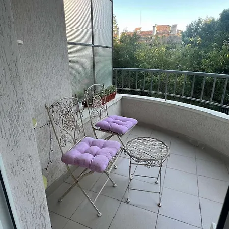 Elegance Apartment *